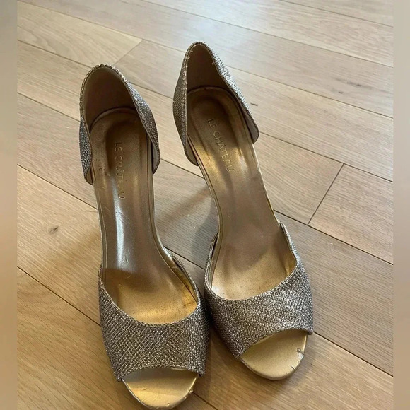 Le Château gold color  rhinestones heels size 6.5 - Picture 2 of 9